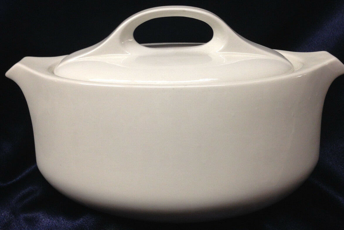 Midwinter England Style Oval Vegetable Bowl With Lid All White