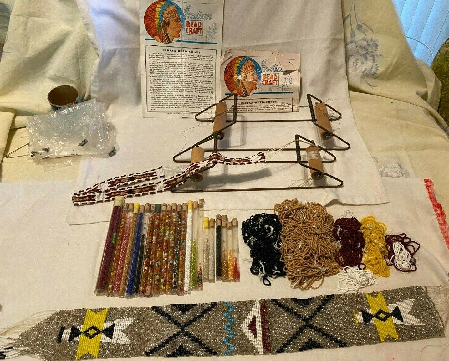 Vintage Beaded Band Indian Beading Jewelry Loom 2 Lot Of Beads Pattern Pamphlet